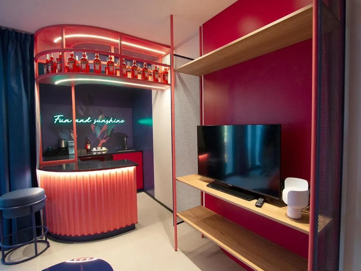 ****  Demo Hotel Design Emotion Rimini Italy